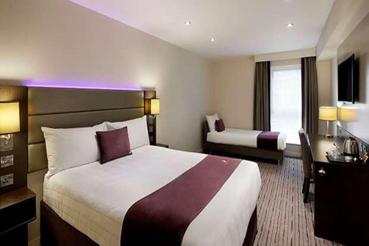 Premier Inn Woking West - A324 Exterior photo