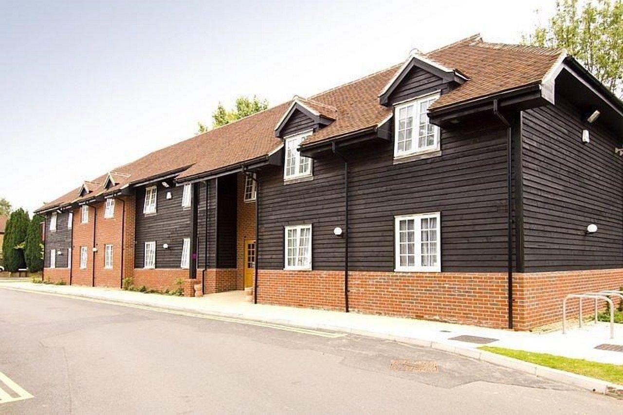 Premier Inn Woking West - A324 Exterior photo